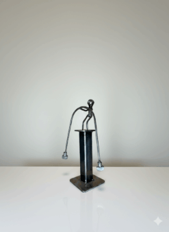 Alternative view of Homme à tout fer "L'équilibriste"