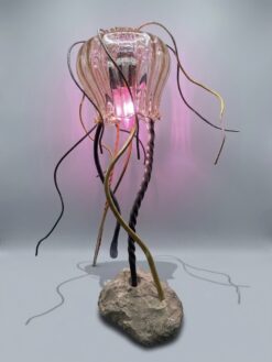 Alternative view of Lampe  "méduse rose"